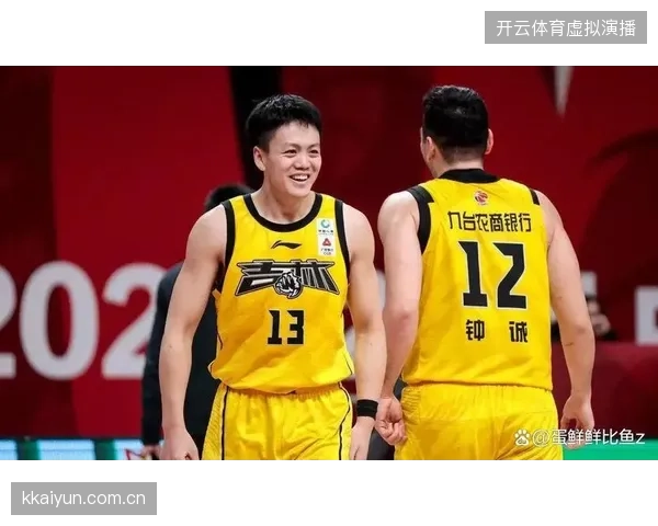 卫冕冠军辽宁男篮本赛季状态起伏，常规赛仅列第十位，防守效率下滑是其战绩不稳的主要原因